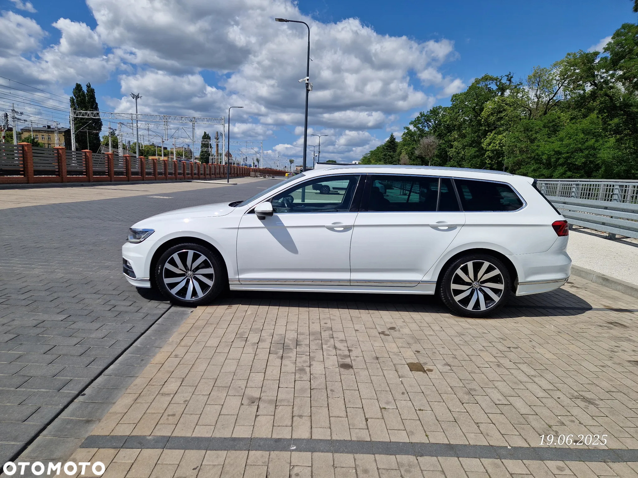 Volkswagen Passat - 2