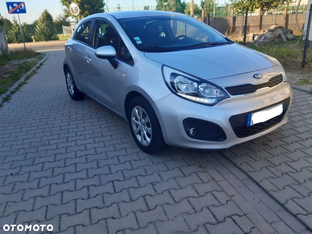 Kia Rio 1.1 CRDI Dream Team Edition - 2
