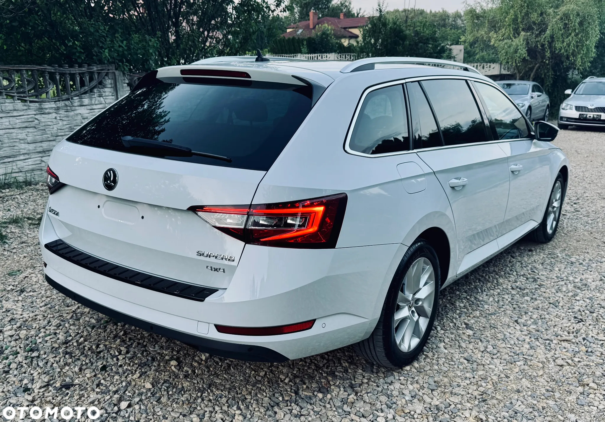 Skoda Superb Combi 2.0 TDI 4x4 DSG Premium Edition - 8