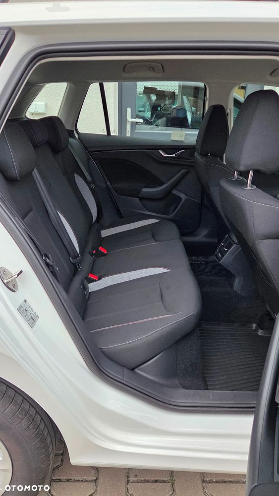Skoda Kamiq 1.0 TSI Selection DSG - 23
