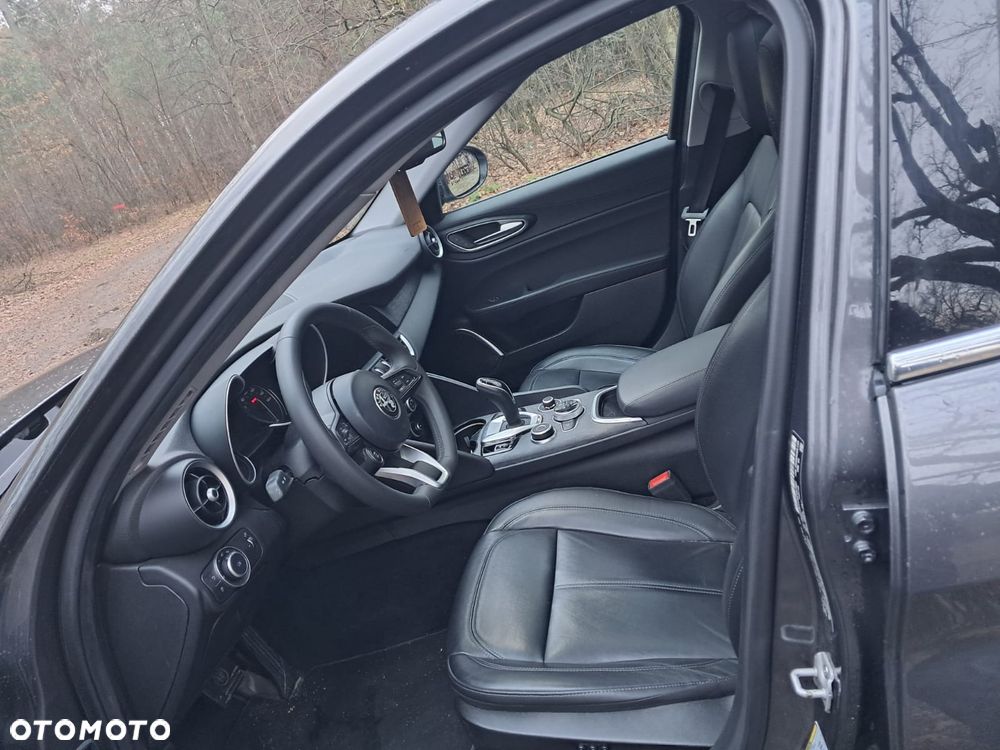 Alfa Romeo Giulia - 13