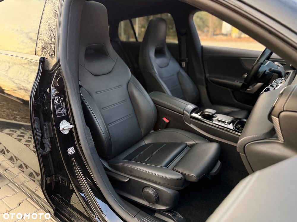 Mercedes-Benz CLA 220 d AMG Line 8G-DCT - 18
