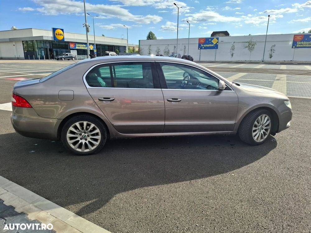 Skoda Superb 2.0 TDI DSG Elegance - 6