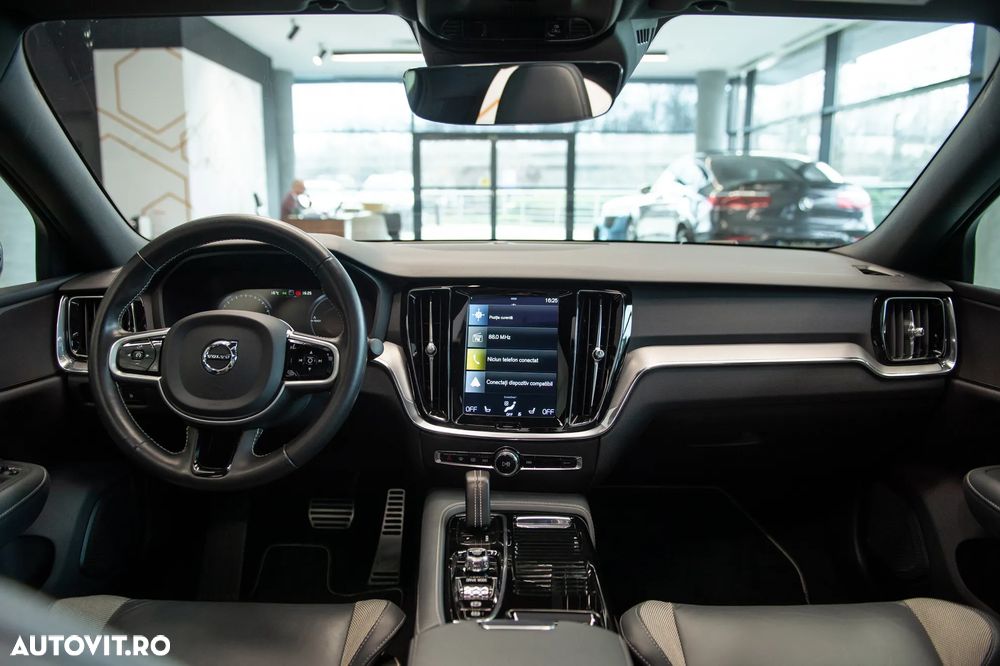 Volvo S60 T8 Recharge AWD Geartronic RDesign - 6