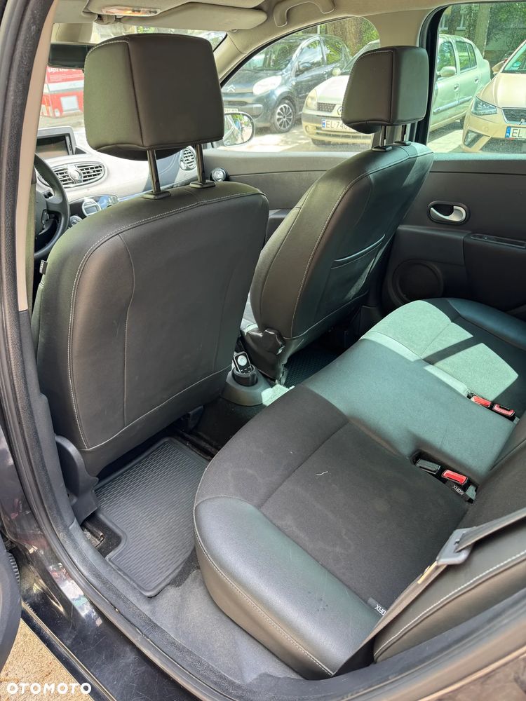 Renault Clio 1.2 16V 75 Night and Day - 16