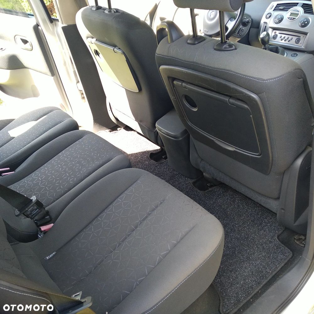 Renault Megane 1.6 16V Authentique - 9