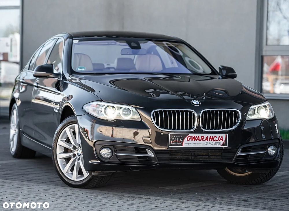 BMW Seria 5 525d Sport-Aut Luxury Line - 1