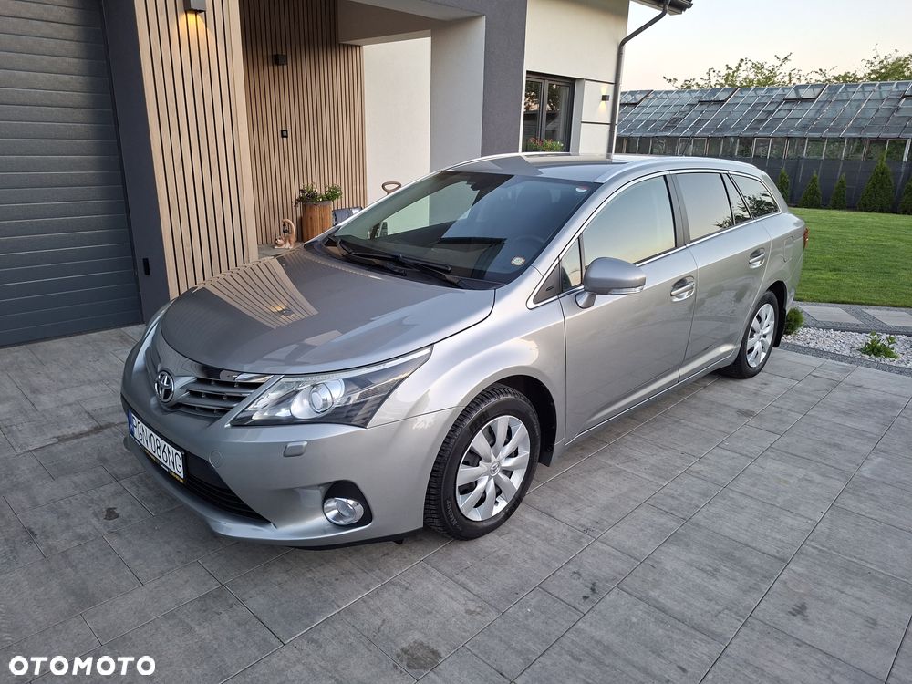Toyota Avensis - 11