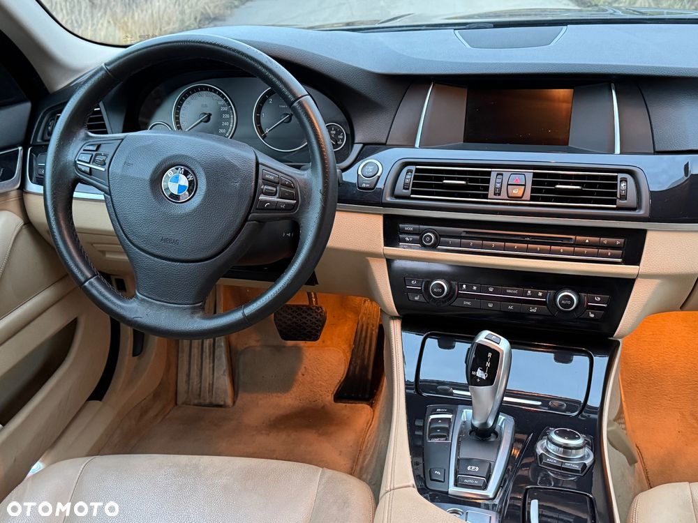 BMW Seria 5 520d Efficient Dynamics - 25