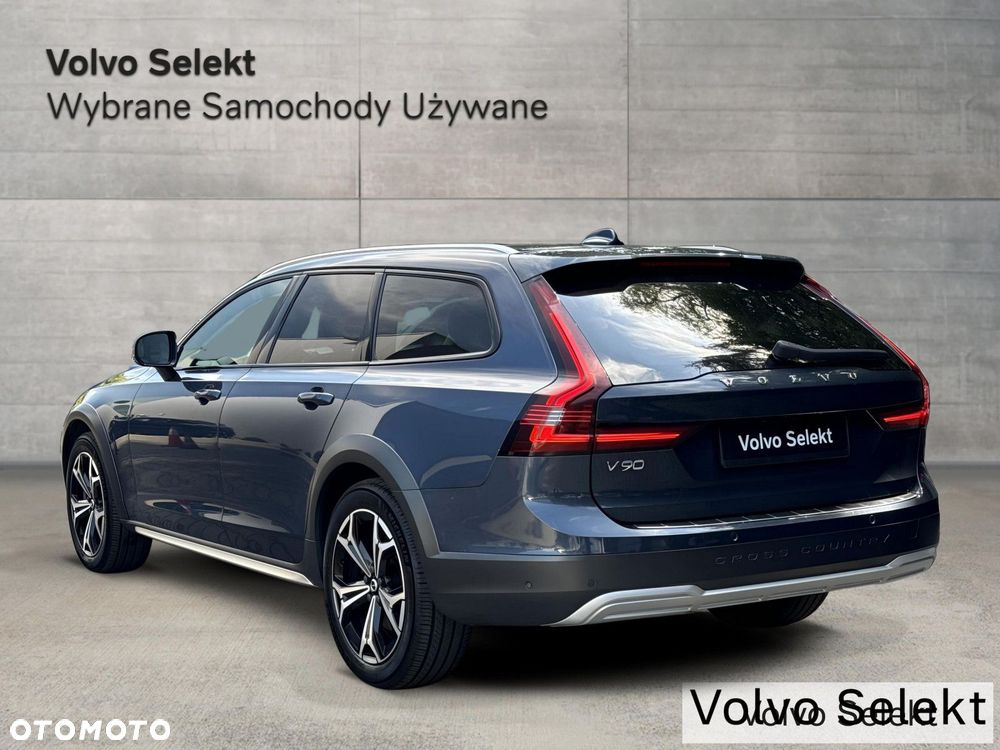 Volvo V90 Cross Country - 4