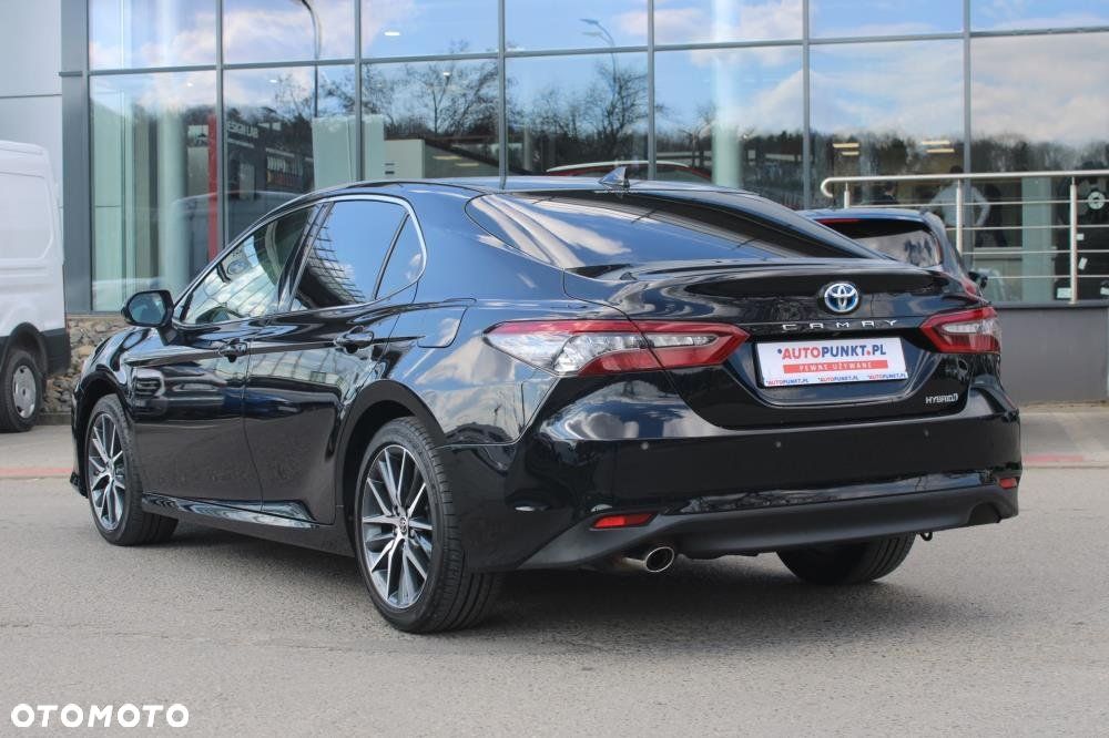 Toyota Camry - 7