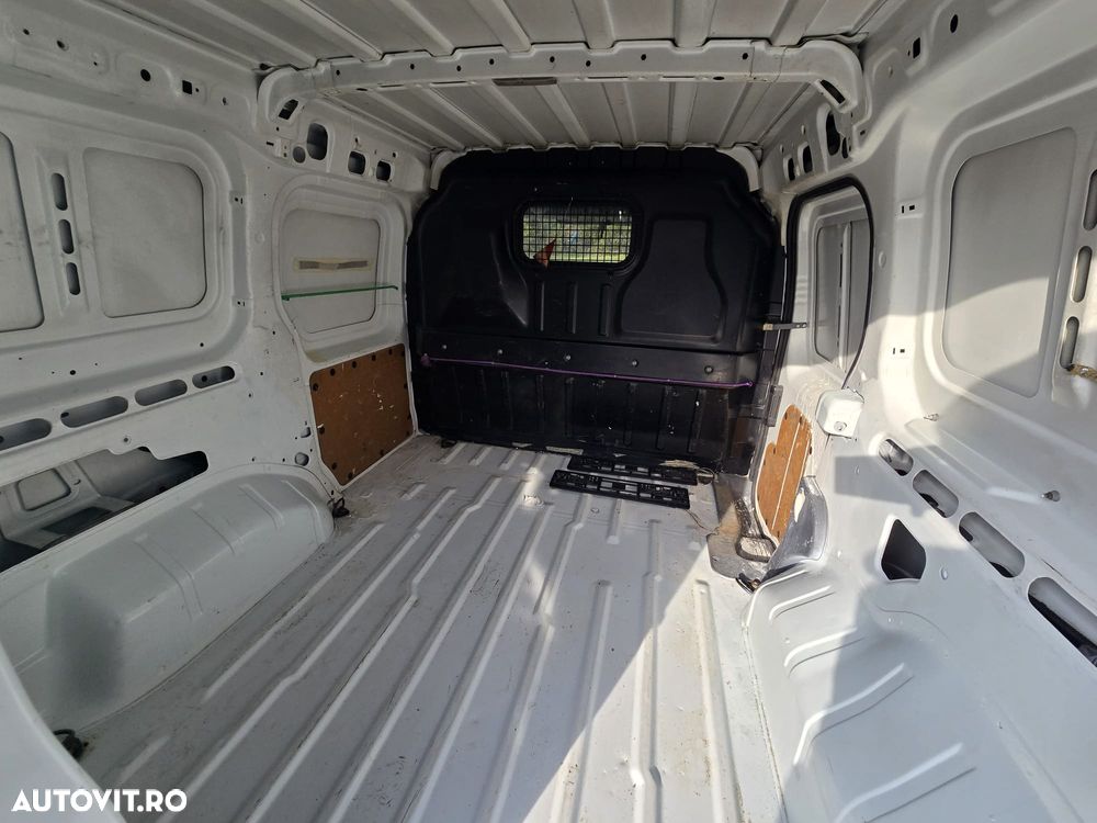 Ford Transit Connect - 3