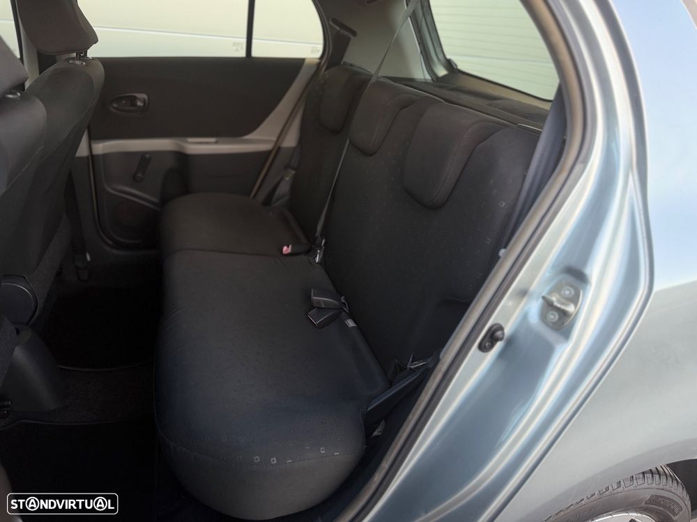 Toyota Yaris 1.3 VVT-i Sol AC+VSC - 14