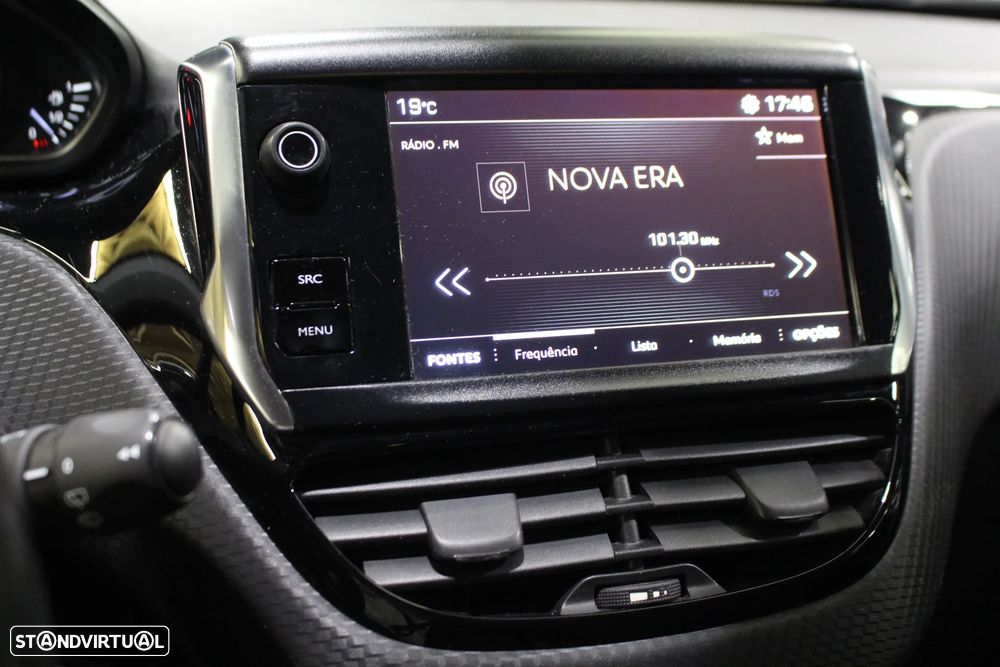 Peugeot 2008 1.6 BlueHDi Style - 25