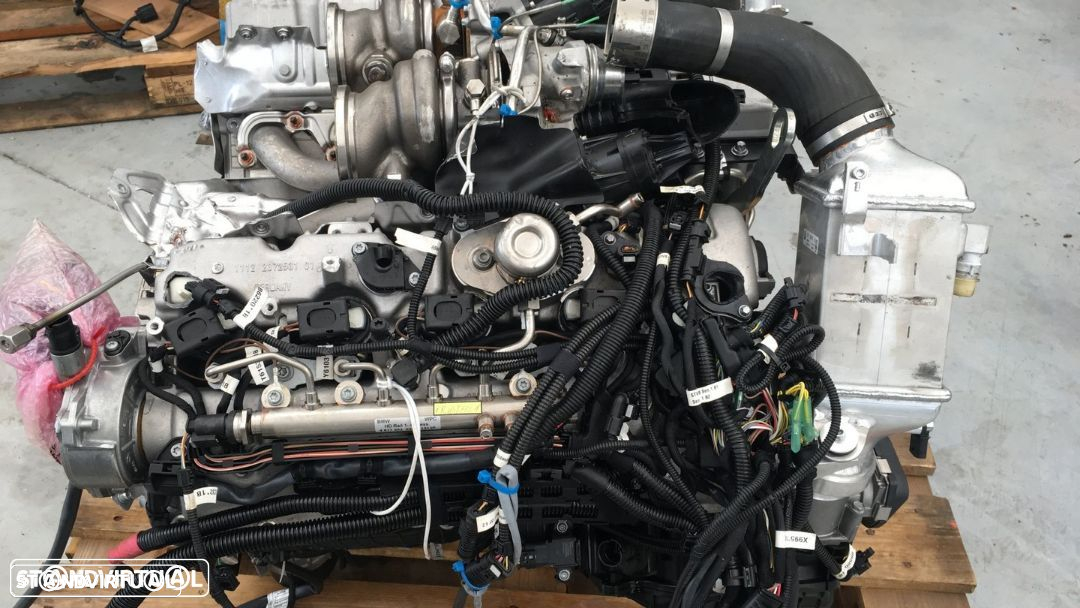 Motor BMW F12 650i 330KW  de 2016, ref N63B44B - 2