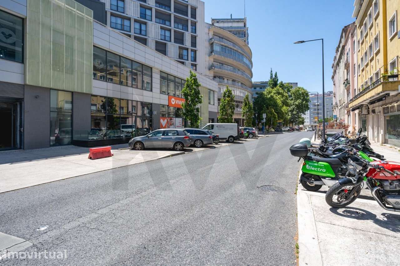Loja Comercial para Venda na Rua Visconde de Santarém, 75, Lisboa - Grande imagem: 5/50