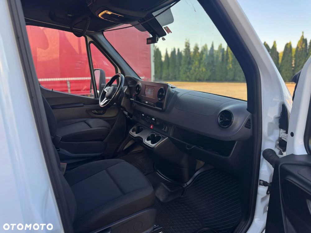 Mercedes-Benz Sprinter 319 V6 - 13