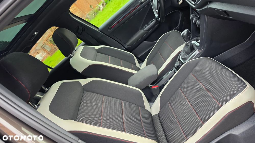 Volkswagen T-Roc 2.0 TSI OPF 4MOTION DSG Sport - 23