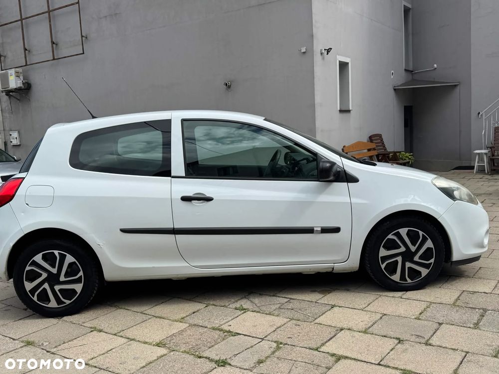 Renault Clio - 7