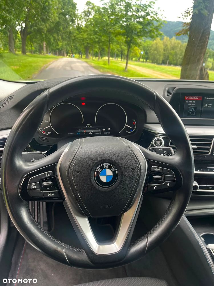 BMW Seria 5 520d Sport Line - 15