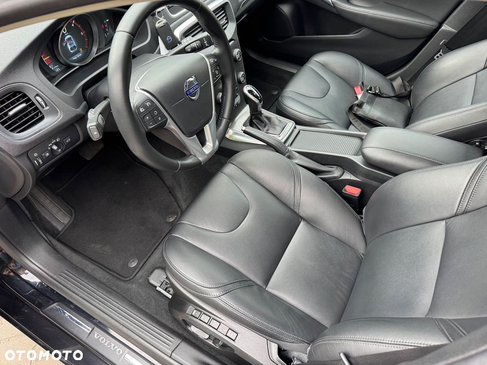 Volvo V40 D4 Geartronic Momentum - 7
