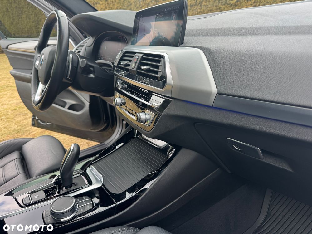 BMW X3 xDrive30i GPF Luxury Line - 29