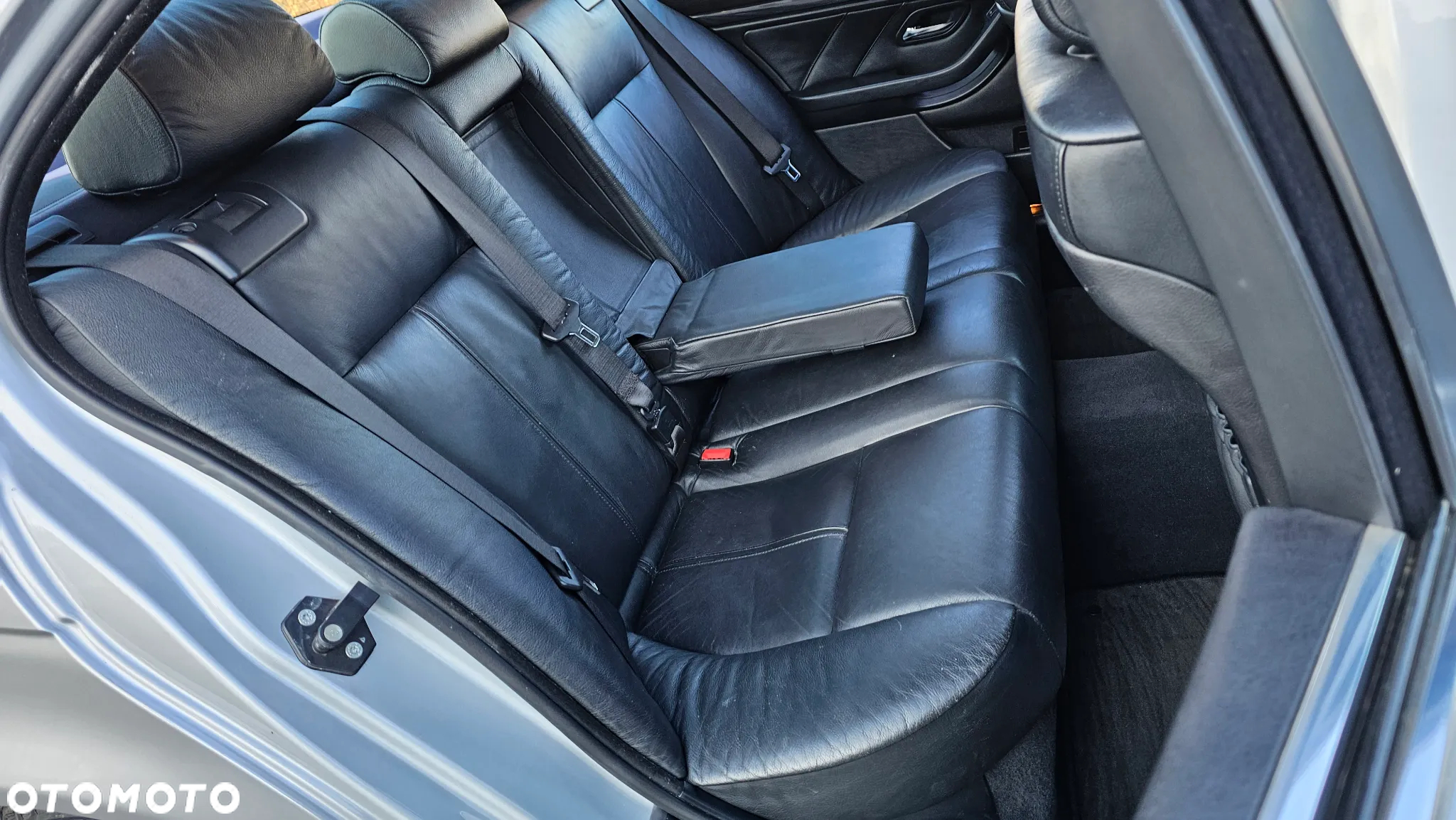 BMW Seria 5 523i - 24