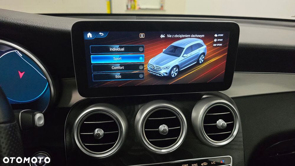 Mercedes-Benz GLC 220 d 4Matic 9G-TRONIC AMG Line Plus - 22