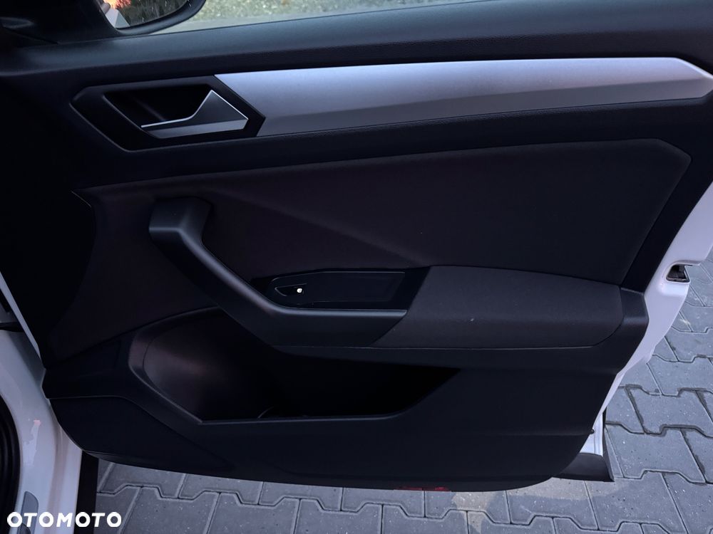 Volkswagen T-Roc 1.5 TSI OPF DSG Life - 17