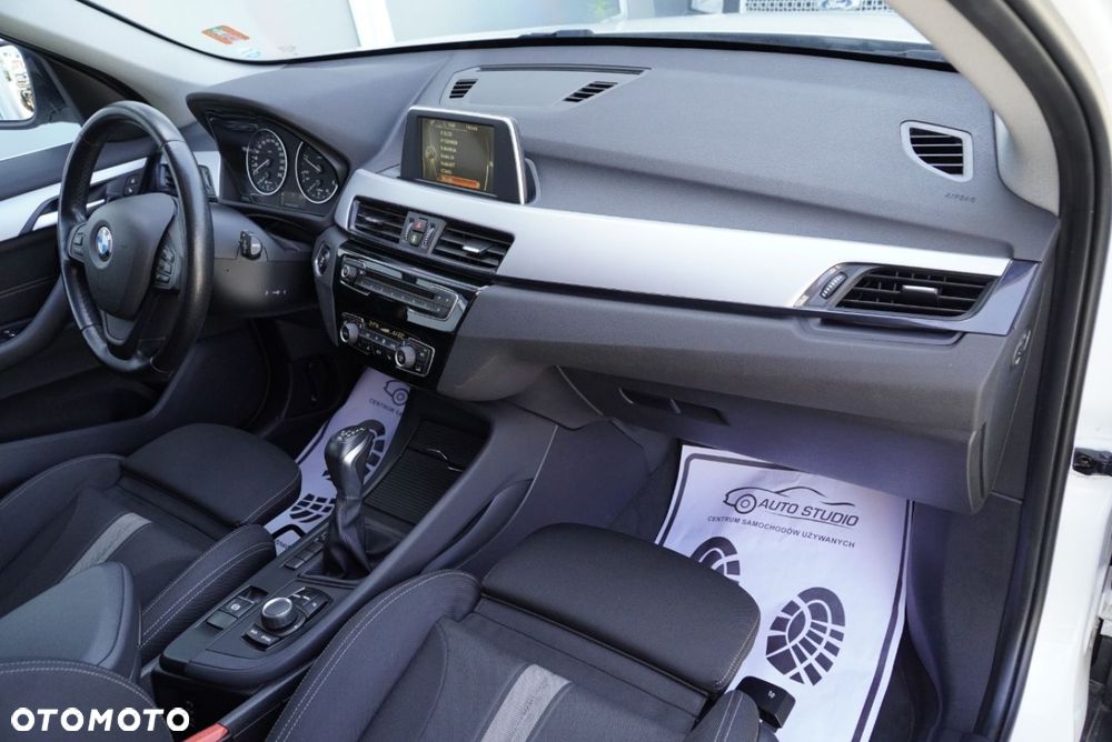 BMW X1 sDrive18d Advantage sport - 11