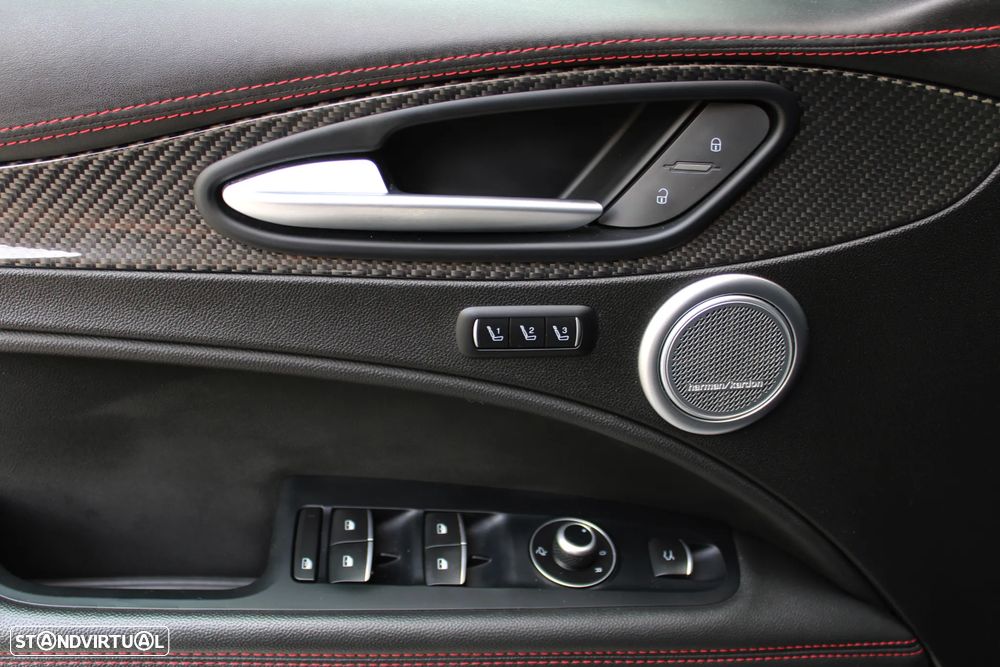 Alfa Romeo Stelvio V6 2.9 Bi-Turbo AT8-Q4 Quadrifoglio - 46