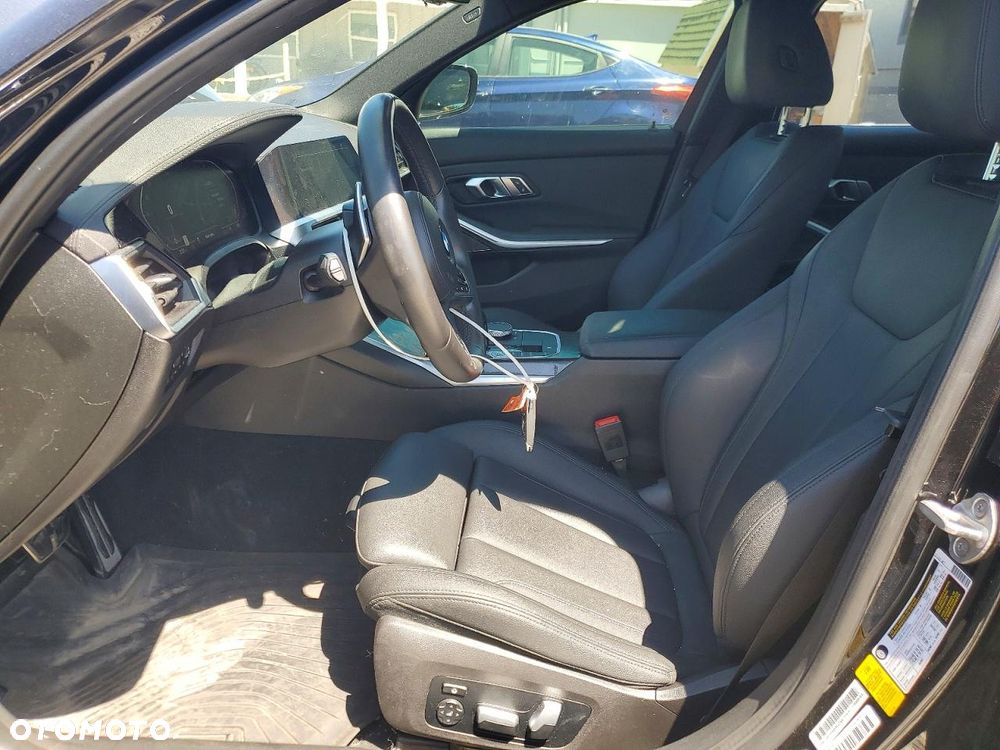 BMW Seria 3 330i M Sport - 7