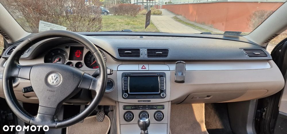 Volkswagen Passat 2.0 TDI DPF Comfortline - 10