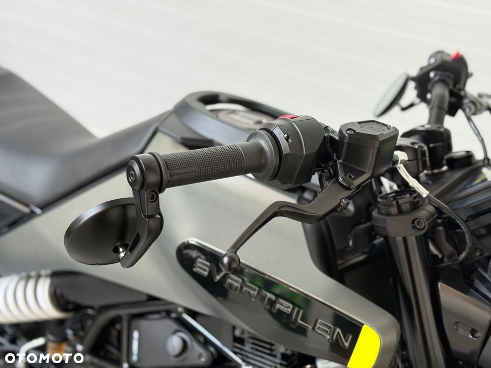 Husqvarna Svartpilen - 11