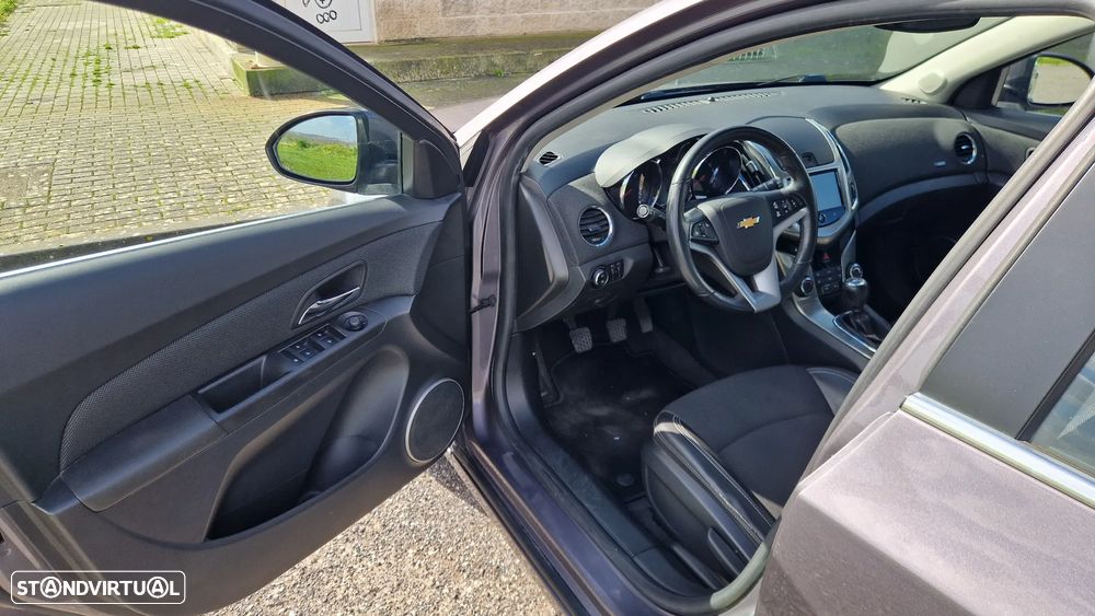 Chevrolet Cruze SW 1.7 VCDi LTZ - 10