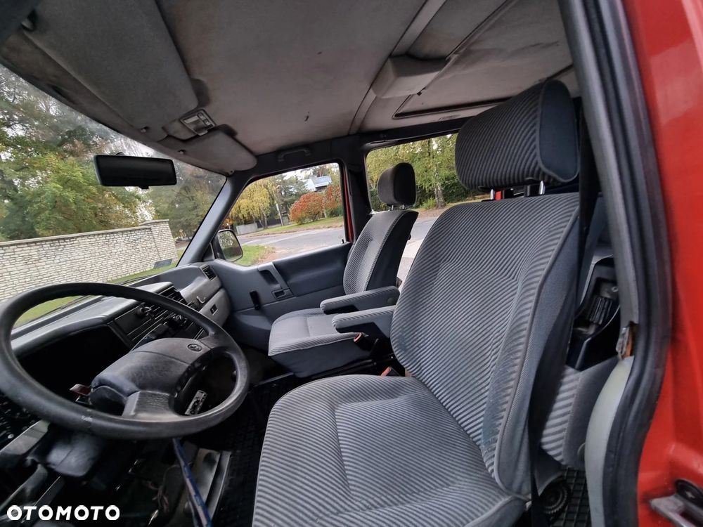 Volkswagen Caravelle - 19
