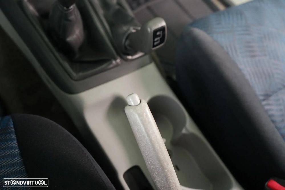 Mitsubishi Pajero Sport - 27