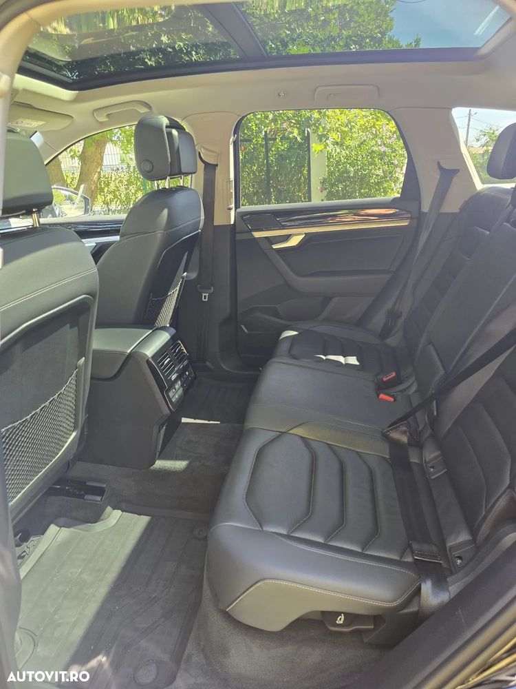 Volkswagen Touareg - 2