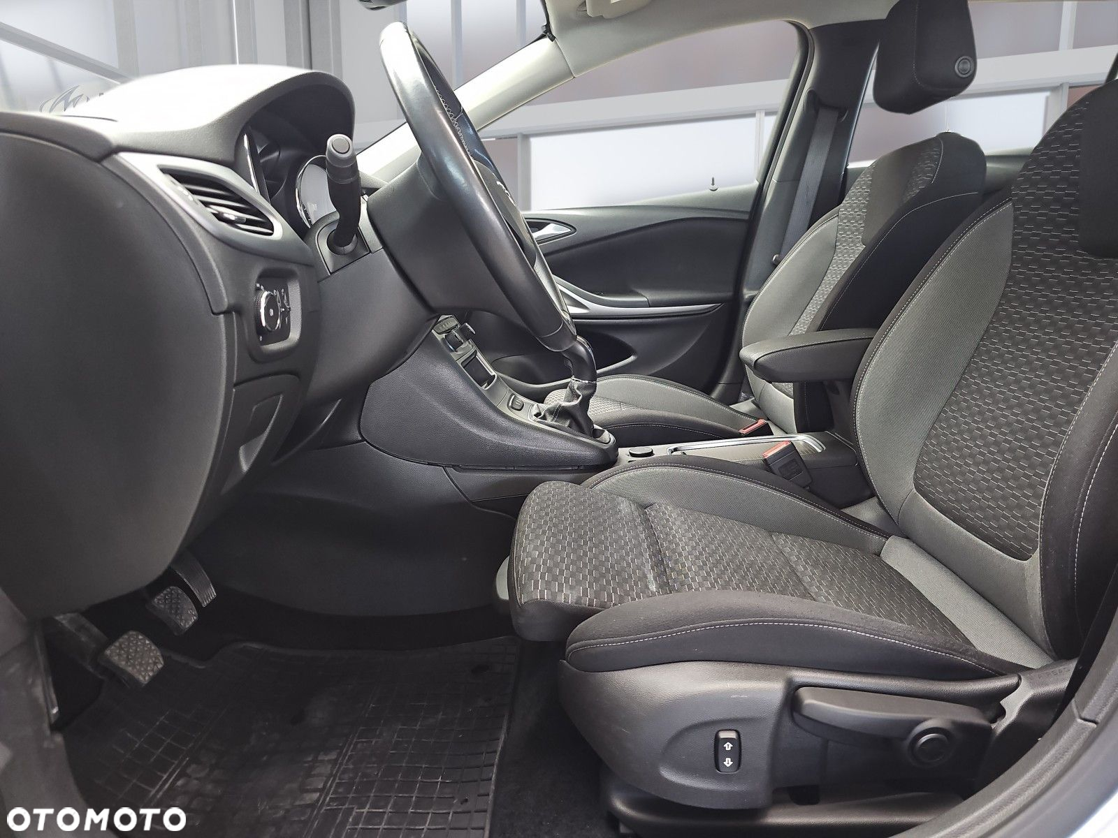 Opel Astra V 1.5 CDTI Edition S&S - 19
