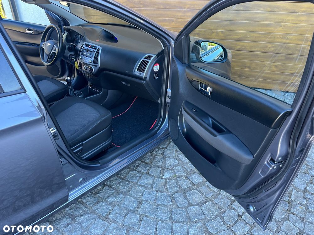 Hyundai i20 - 20