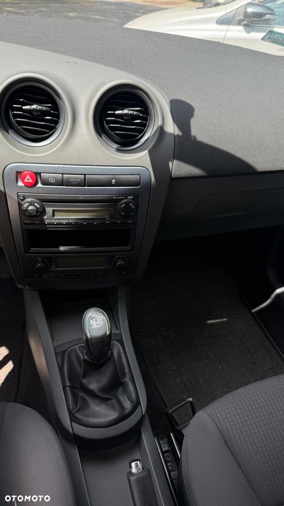 Seat Ibiza 1.4 16V Reference - 9