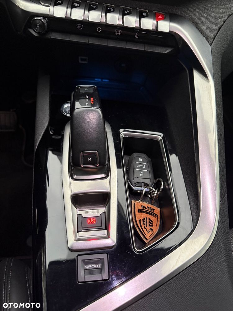 Peugeot 3008 1.2 PureTech Allure S&S EAT8 - 16