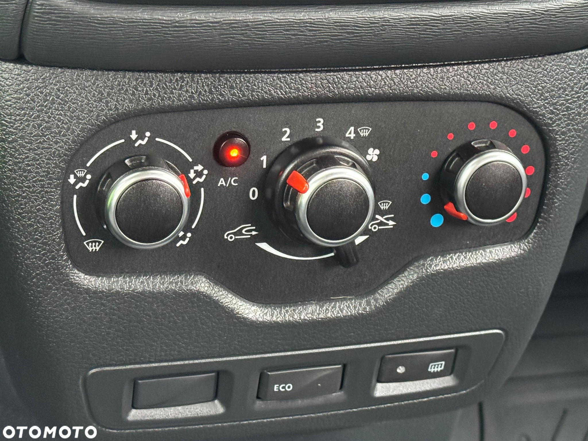Dacia Lodgy TCe 100 GPF Start - 23