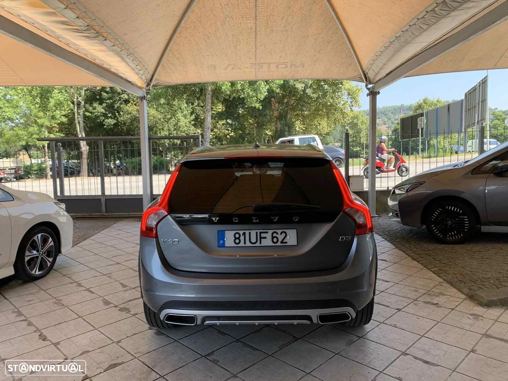 Volvo V60 Cross Country 2.0 D3 Geartronic - 4