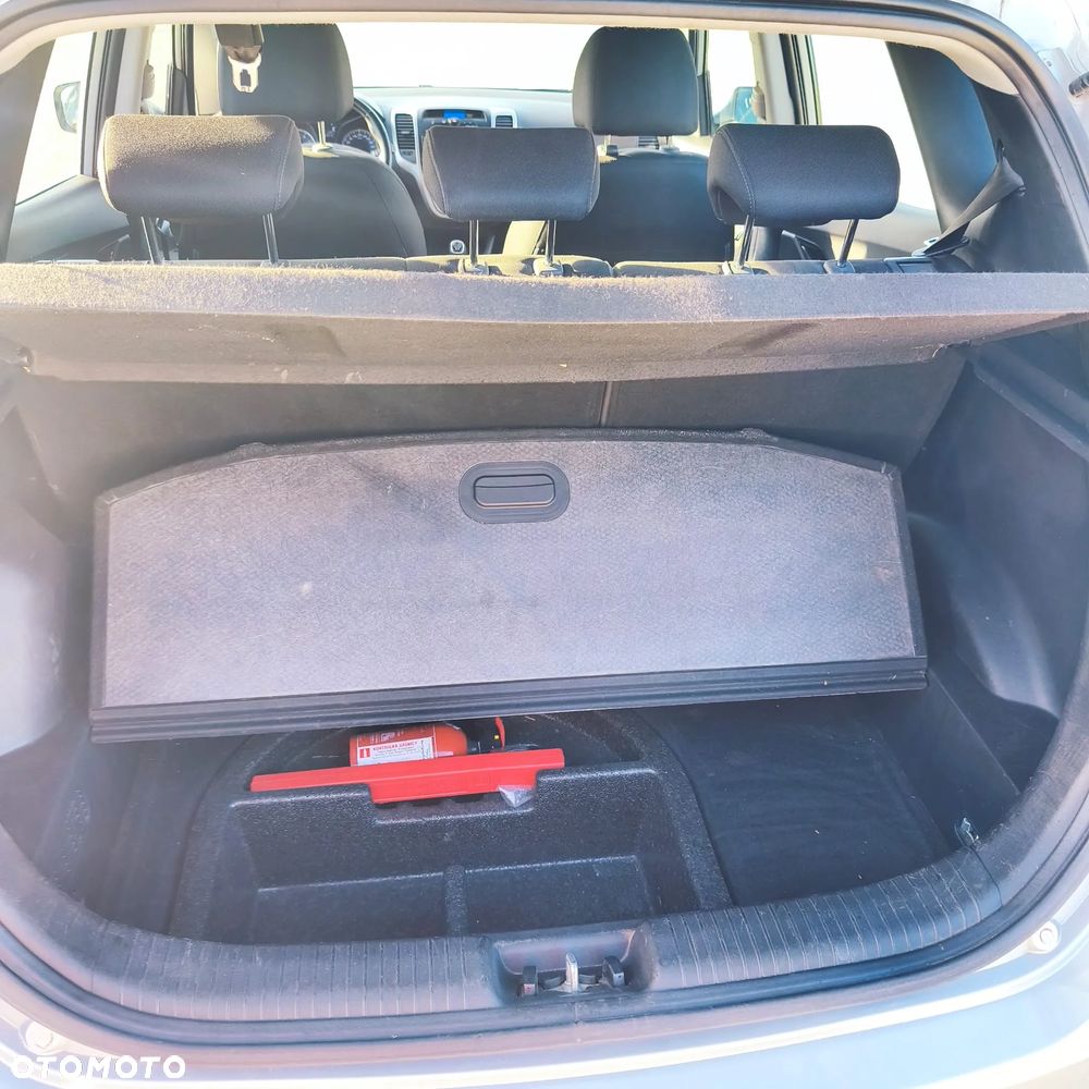 Hyundai ix20 1.4 Trend - 10
