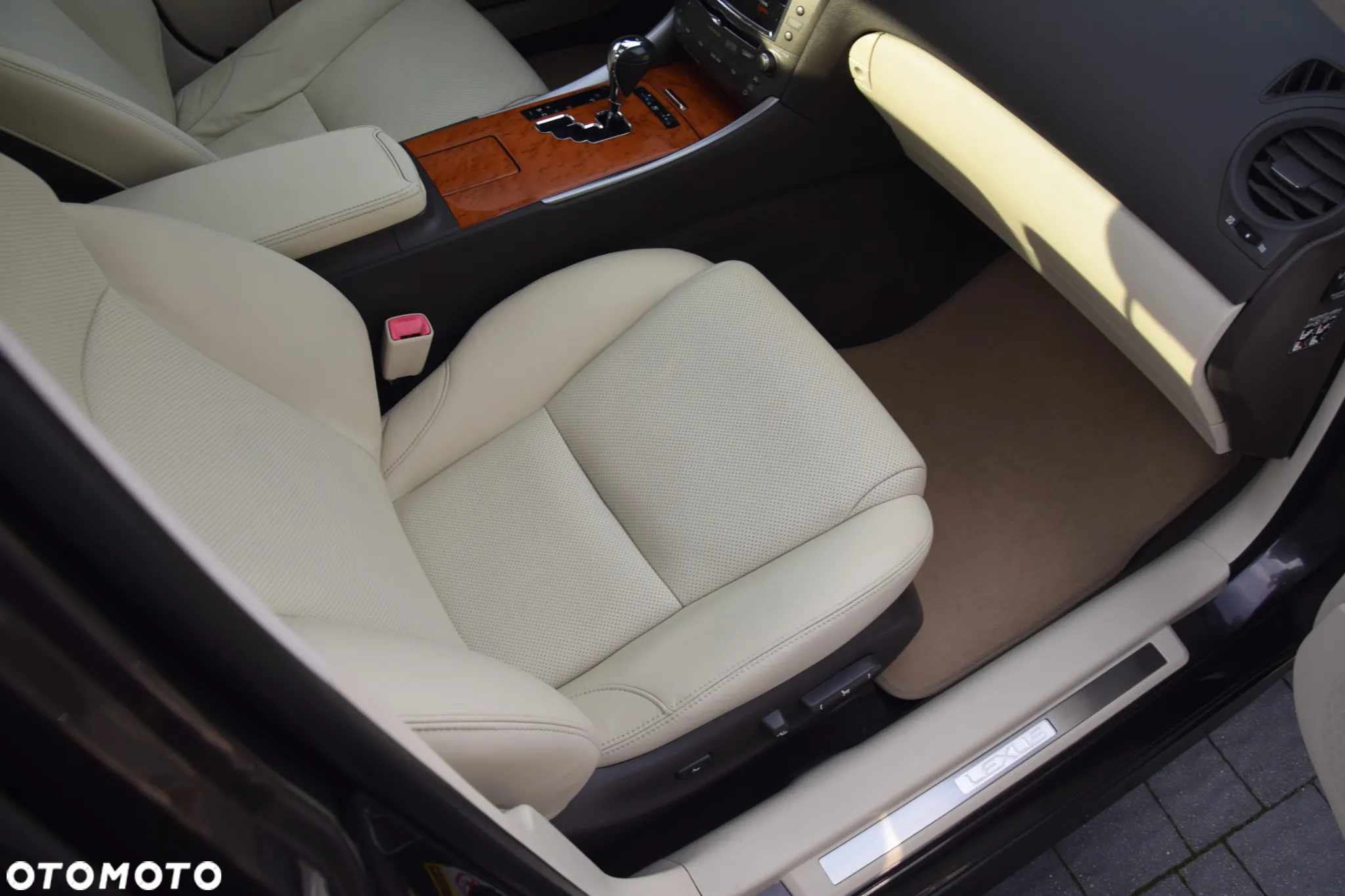 Lexus IS 250 Prestige - 25