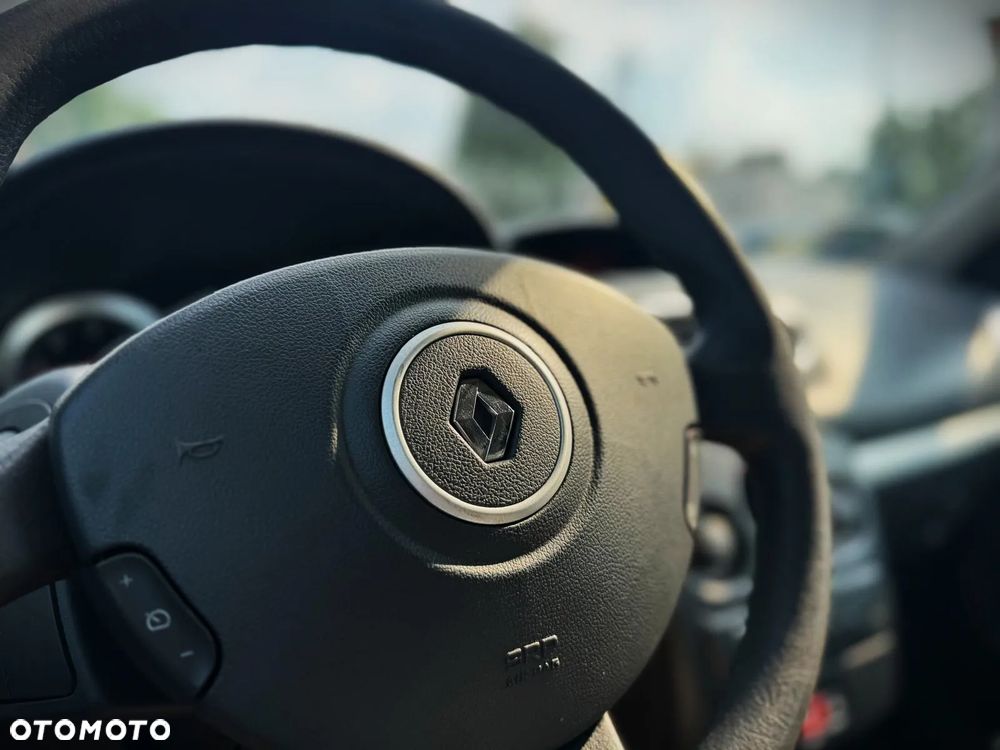 Renault Clio - 12