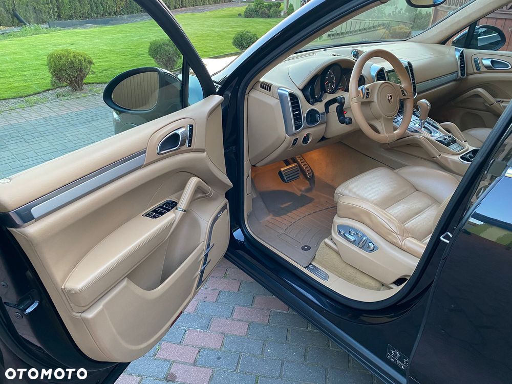 Porsche Cayenne Turbo - 14