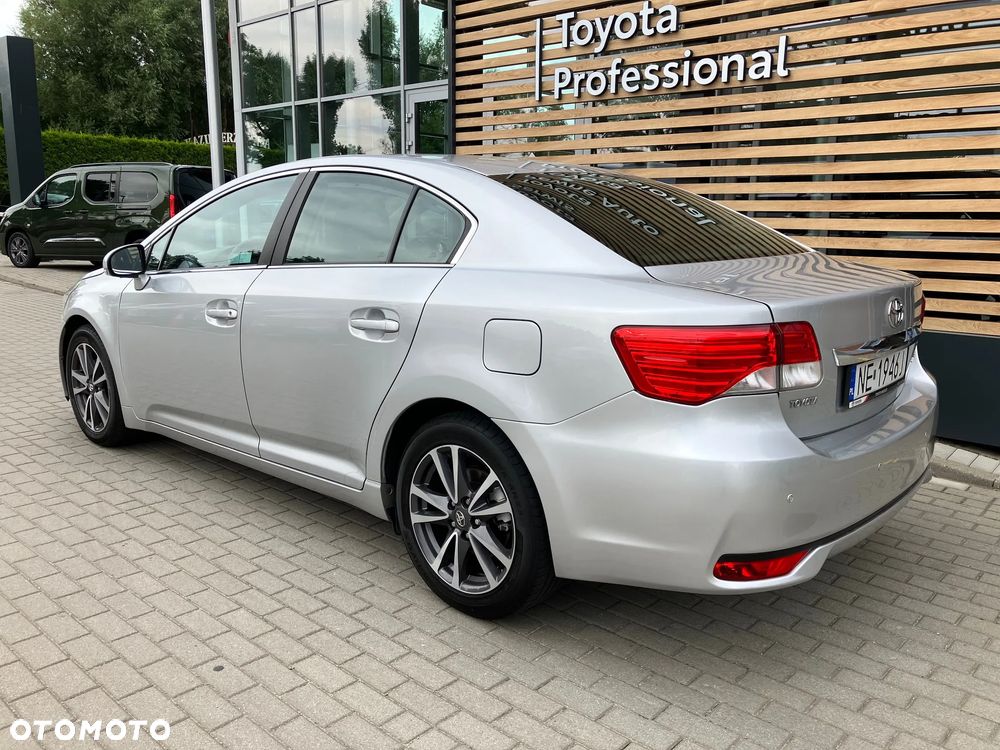 Toyota Avensis 1.8 Premium - 4