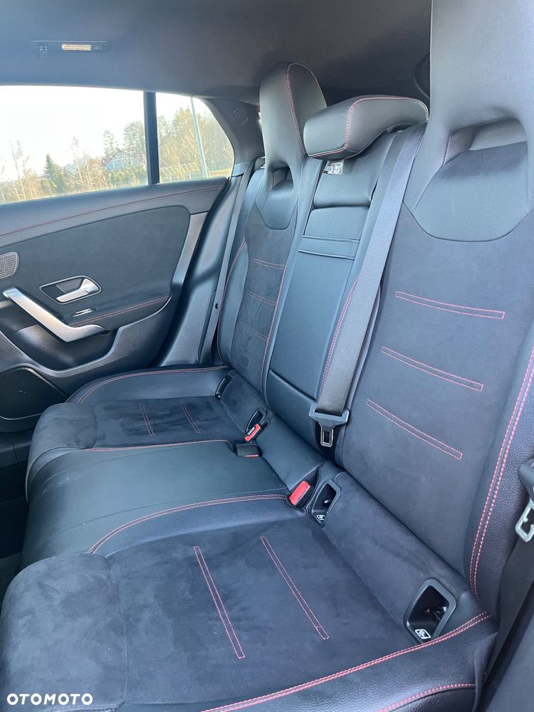 Mercedes-Benz CLA 200 AMG Line 7G-DCT - 24